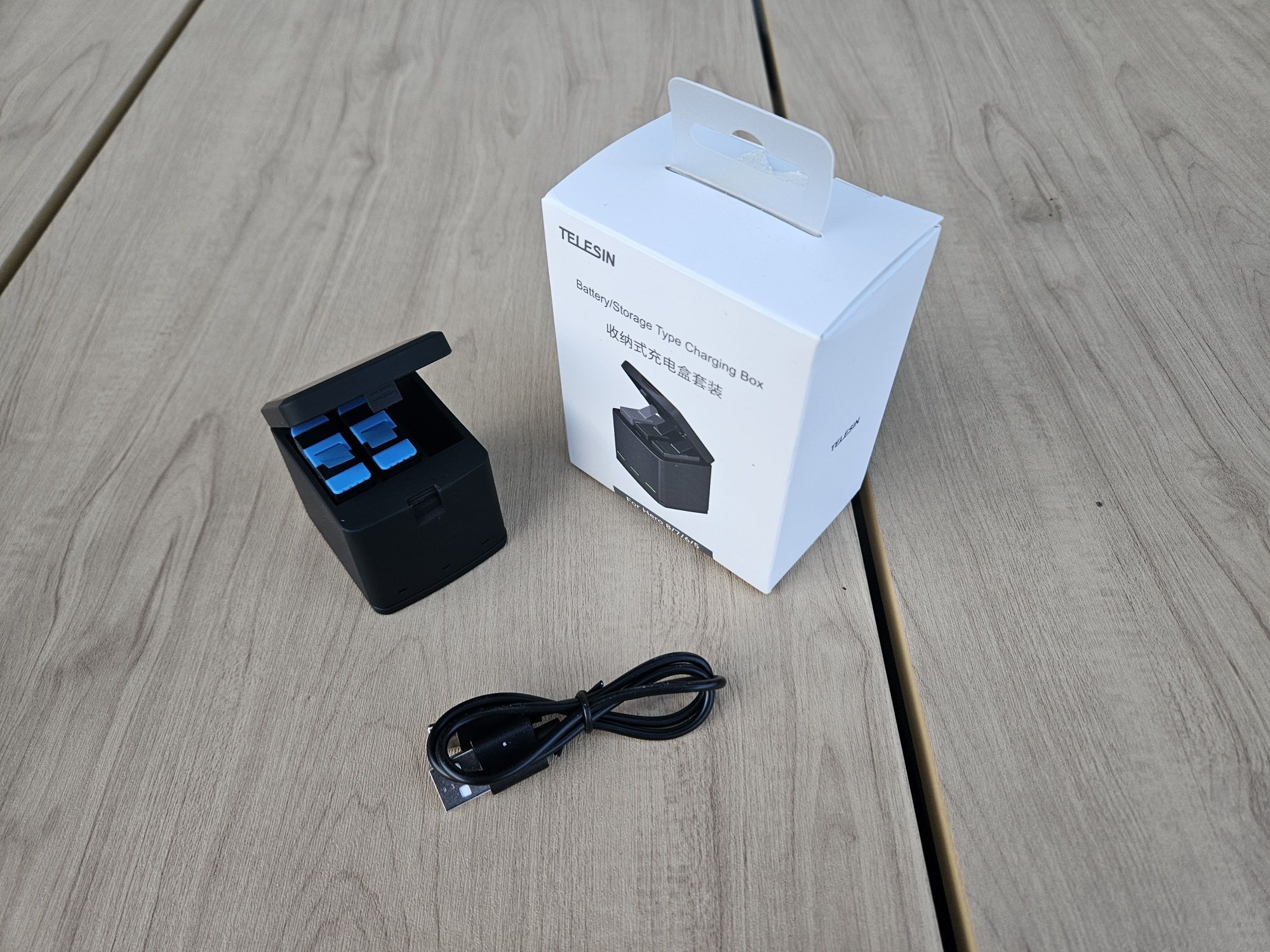 Kamera GoPro HERO 8 Black (4 Baterie + stacja ładowania, ETUI)