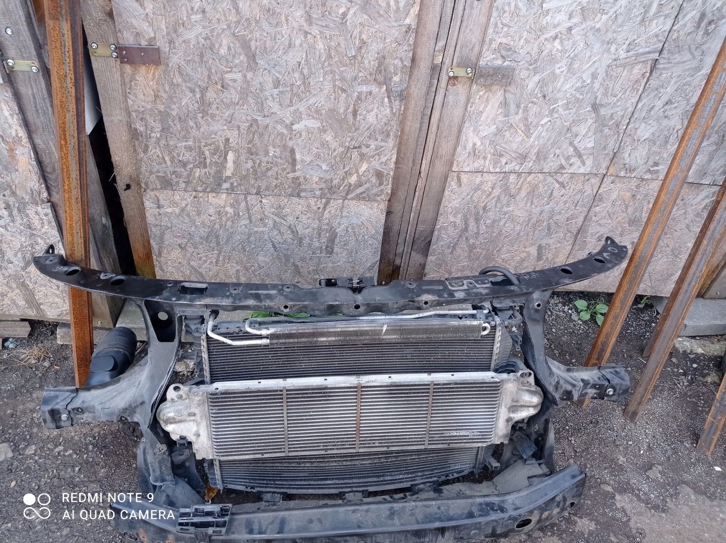 Pas Przedni Chłodnice VW Transporter T5 1.9 TDi