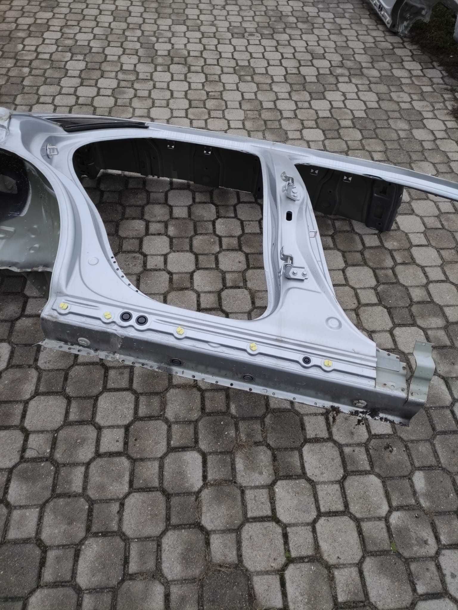 Mazda CX-30 , Słupek , Próg , Poszycie , Błotnik , Prawy ,