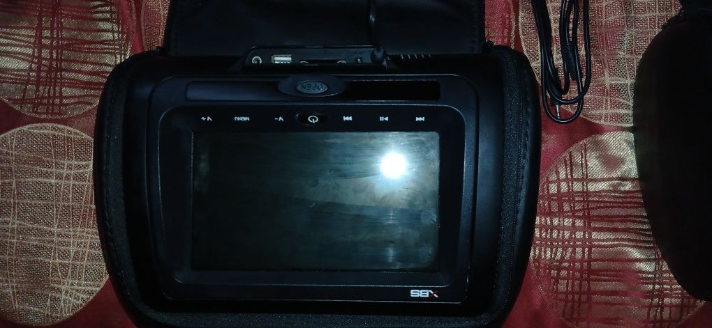 Monitory telewizorki do auta w zagłówkach 7 cali