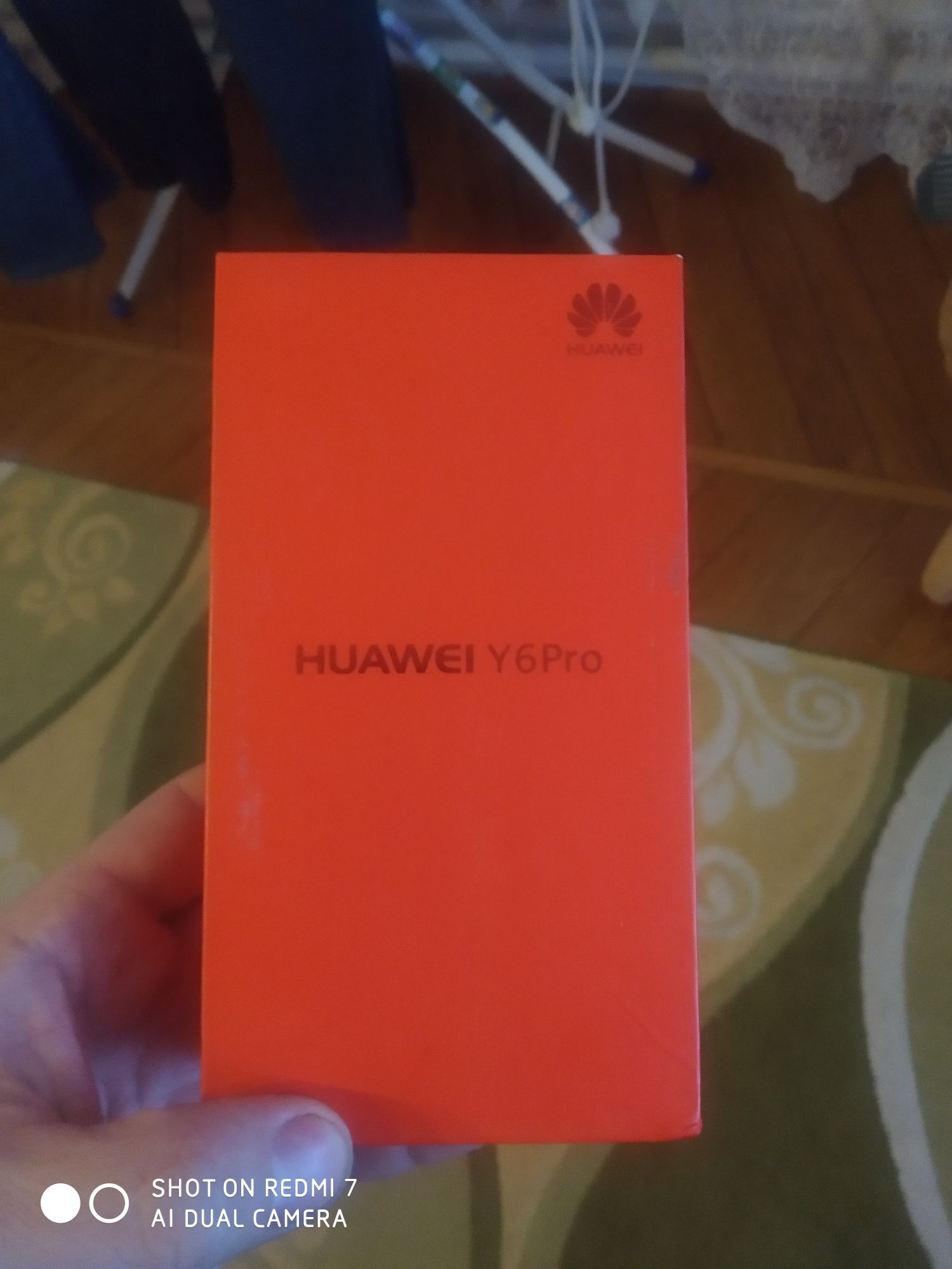 Продам телефон Huawei Y6 pro.