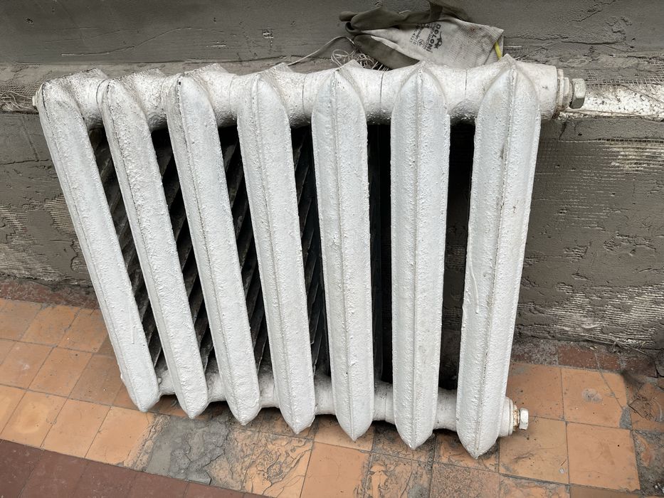Радиатор на 7 секций чугун (батарея)
