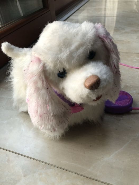 Sprzedam zabawke interaktywna piesek na smyczy Fur Real Friends