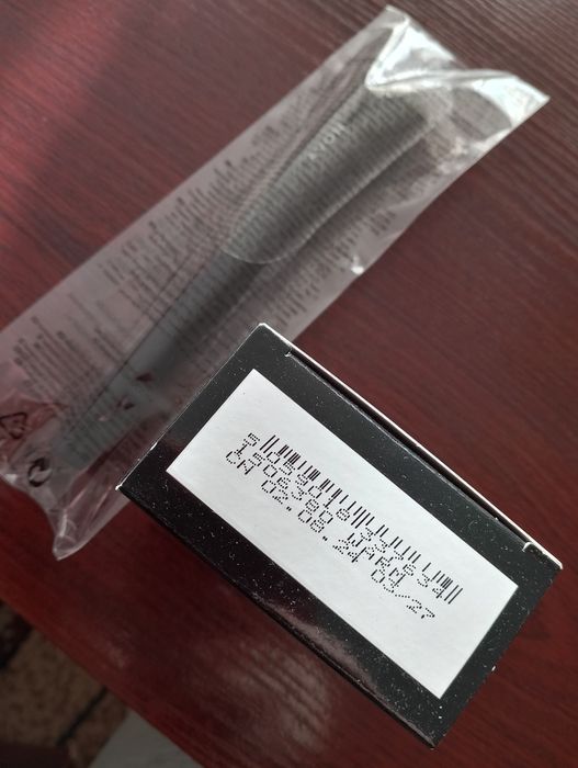 Zestaw róż z pędzelkiem  Avon