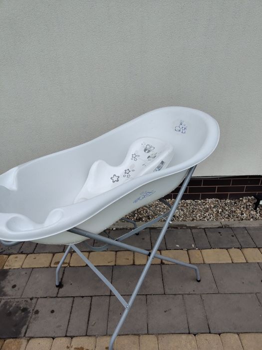 Duża biała wanienka 102 cm ze stelażem i lezaczkiem