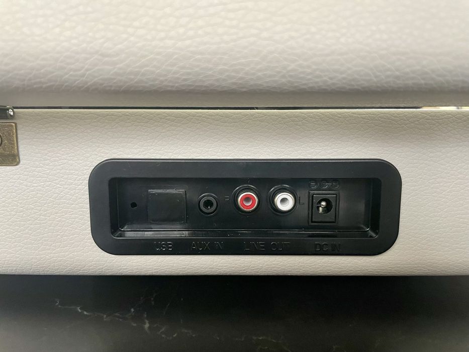 Вініловий програвач m46 білий usb радіо Bluetooth у іормі валізи