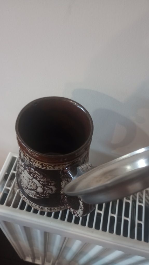Piękny kolekcjonerski kufel z cynową przykrywką