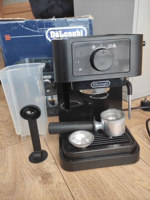 Ekspres ciśnieniowy DeLonghi Stilosa EC230.BK