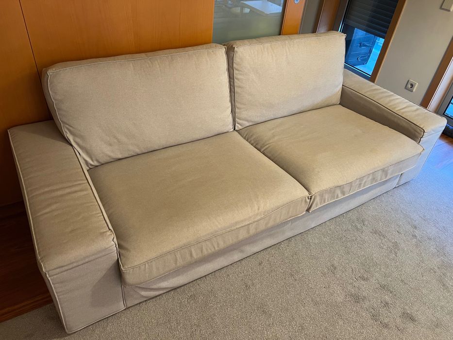 Sofá cinza claro em excelente estado