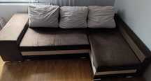 Narożnik sofa rozkładana brązowa z dodatkami szarego z pufą