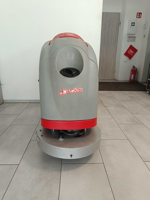 Szorowarka/maszyna czyszcząca Comac Simpla 50BT