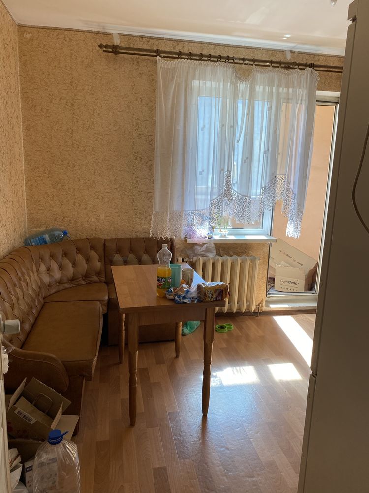 Продам 2к.кв., Урловская 17, метро Позняки , Осокорки