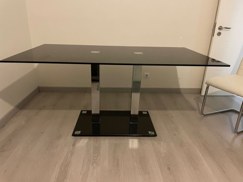 Mesa de vidro em bom estado