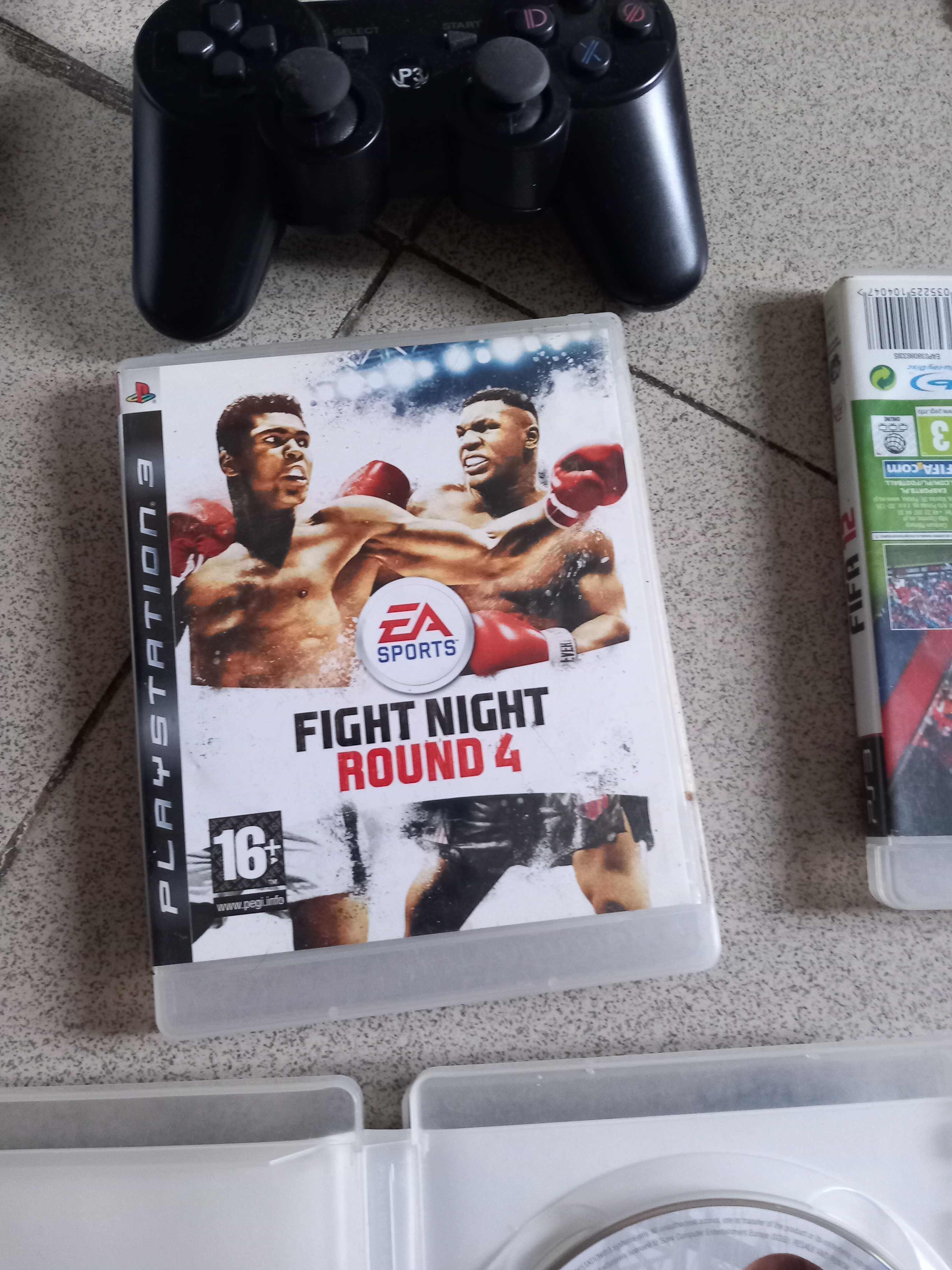 Konsola Ps3 z padami i grami