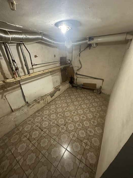 Без% фасадне приміщення 57м² Севастопольска площа