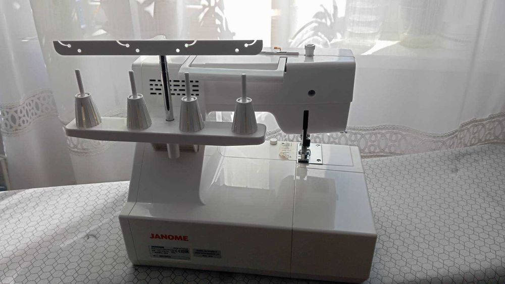Розпошивалка Janome Cover Pro 8800CPX