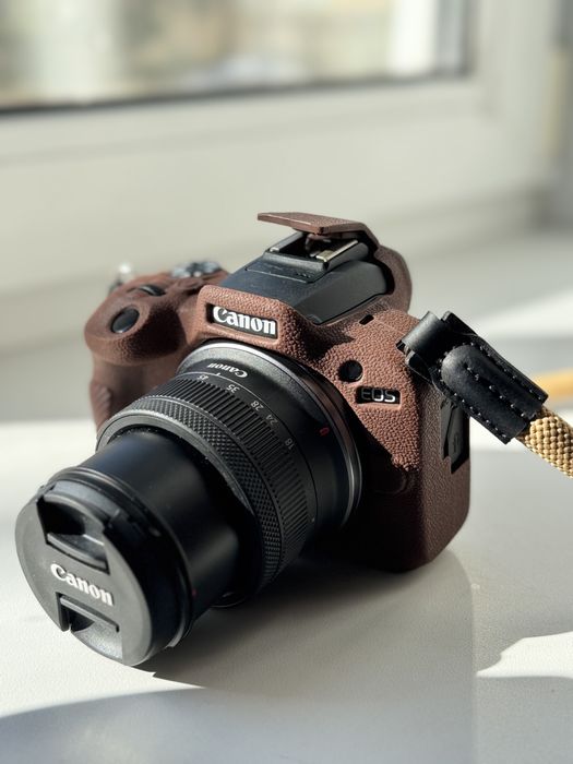 Фотокамера бездзеркальна Canon EOS R100 RF-S 18-45