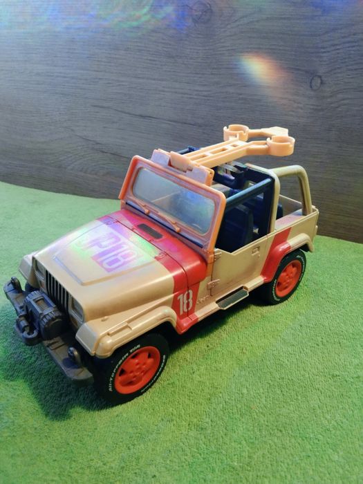 Jurassic world pojazd plus dinozaur