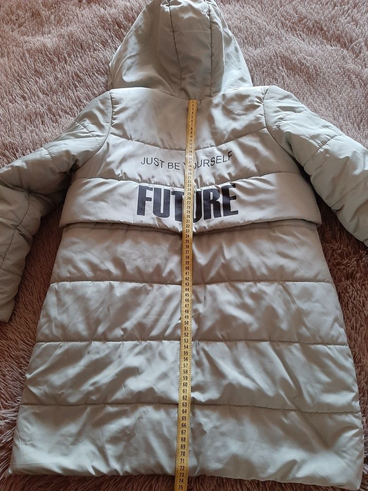 Зимнее пальто нежного мятного цвета (фото не передает) на возраст 8-10