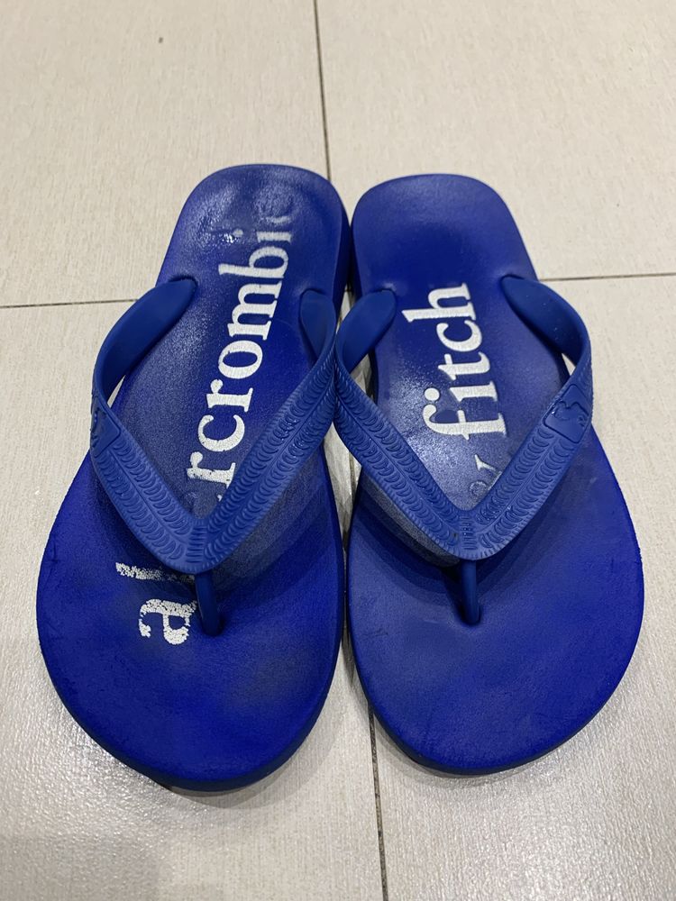 Niebieskie klapki Abercrombie and Fitch rozmiar 41