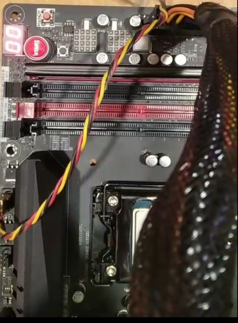 Ігрова материнська плата Asus ROG Maximus VII Ranger LGA1150 під ремон