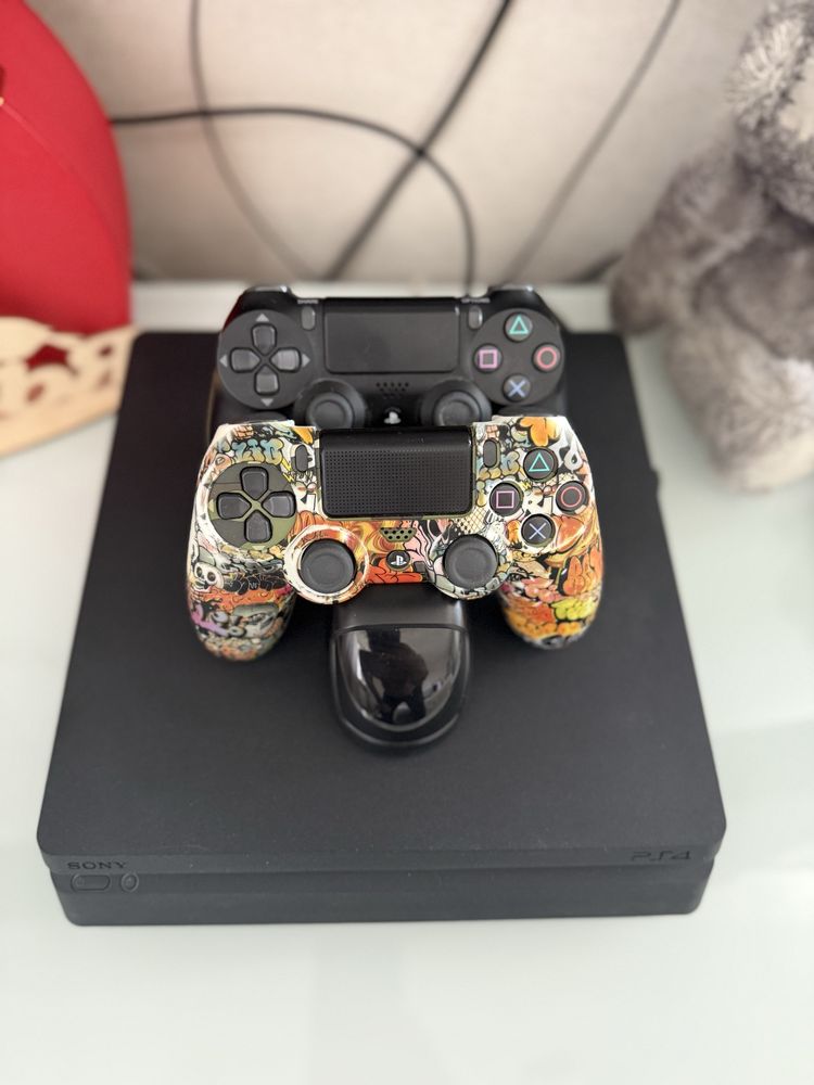 Ігрова приставка Sony PS4 slim 1T