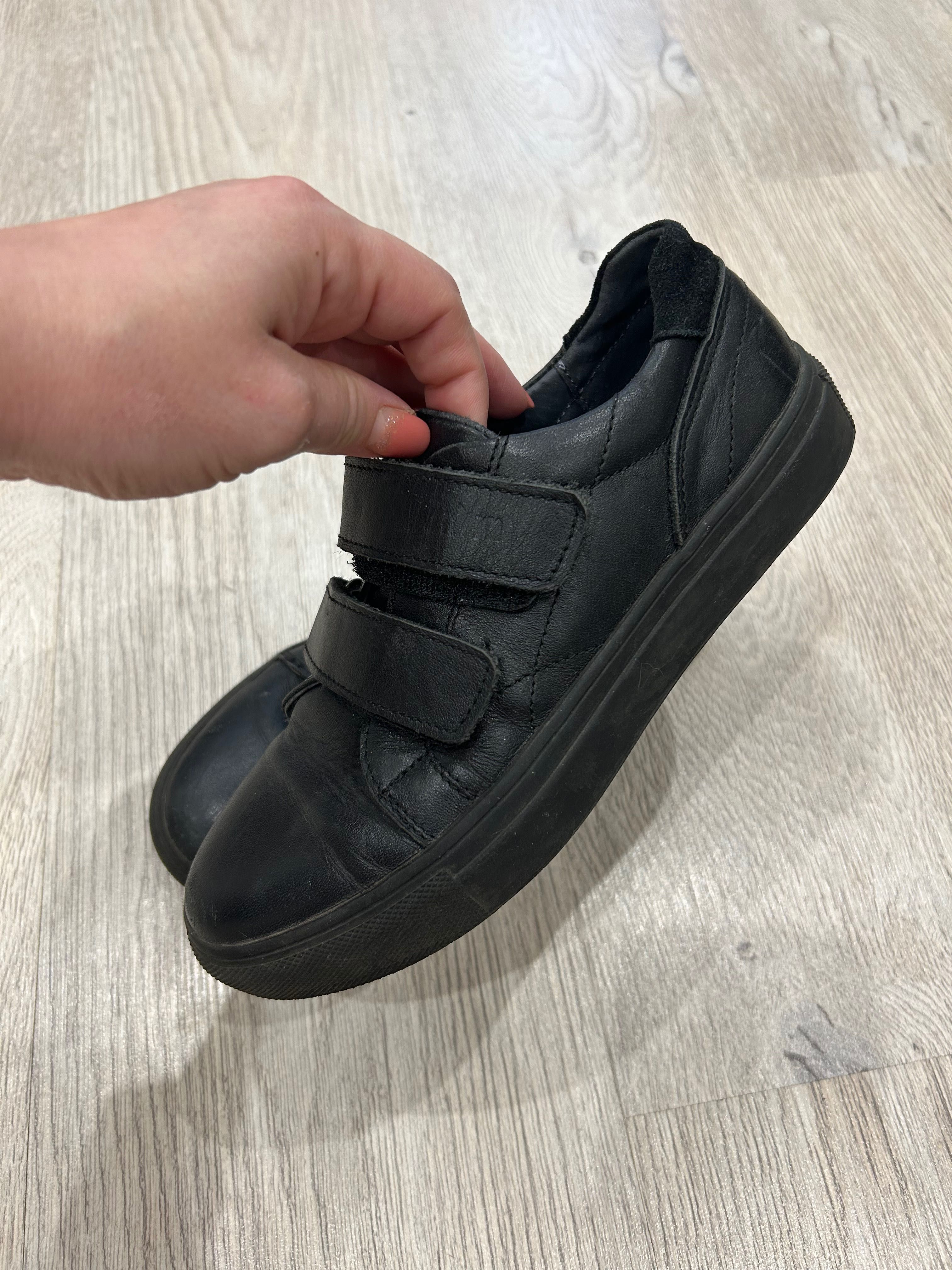 Продам дитячі туфлі
