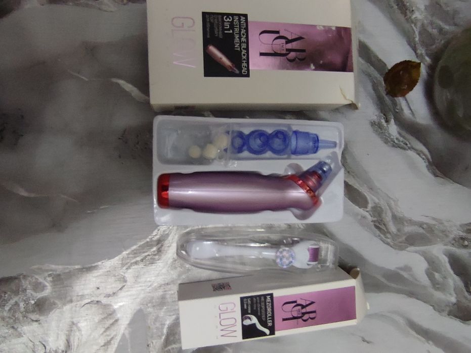 Вакуумний очищувач пор та масажер для обличчя та тіла