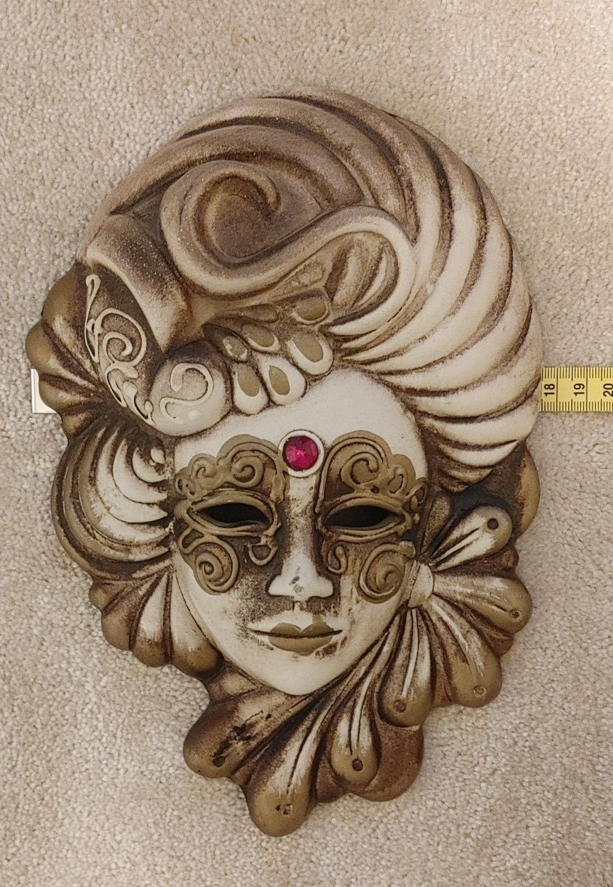 Ceramiczna maska wenecka