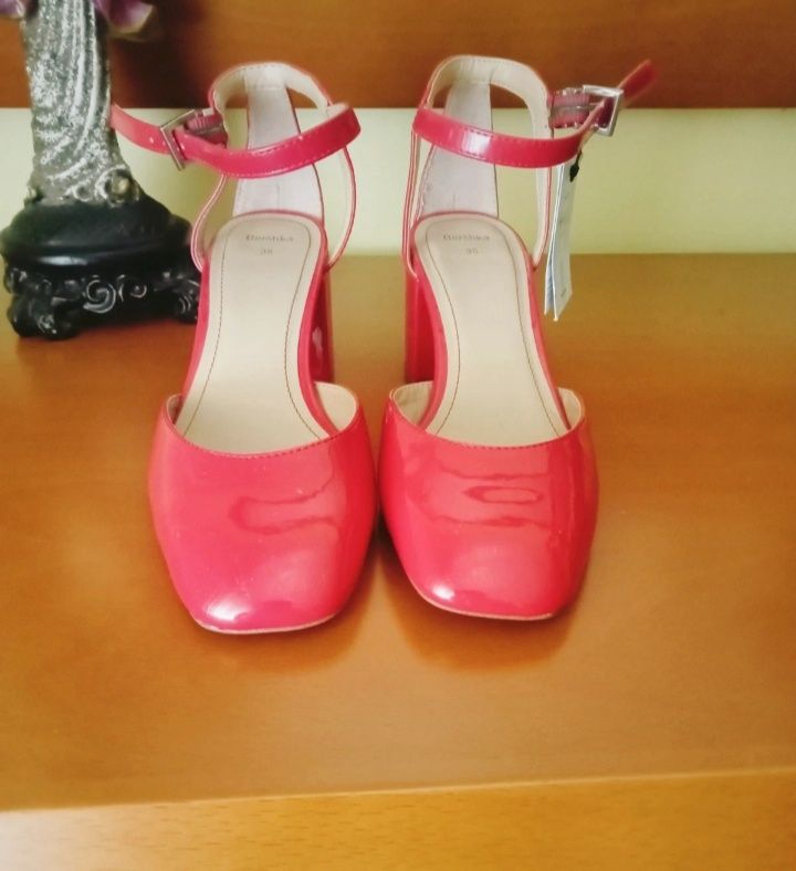Sapatos Vermelhos Verniz da Bershka