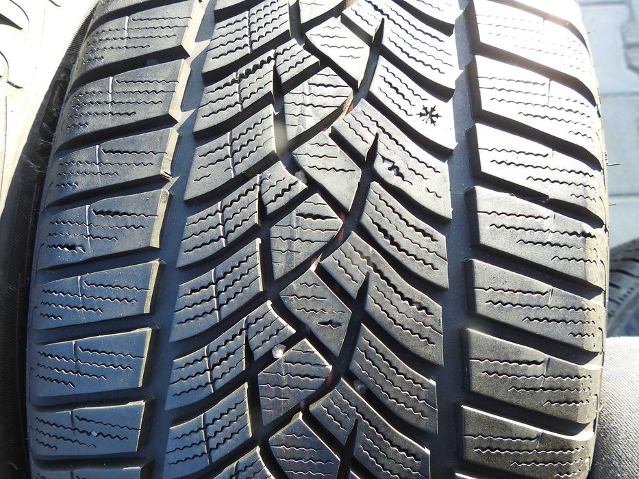 2x GOODYEAR ULTRA Grip Performance+ 245/45r18 100V 21rok 2x7,5mm