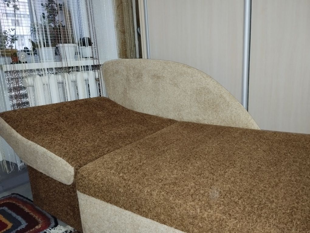 Продам диван в гарному стані