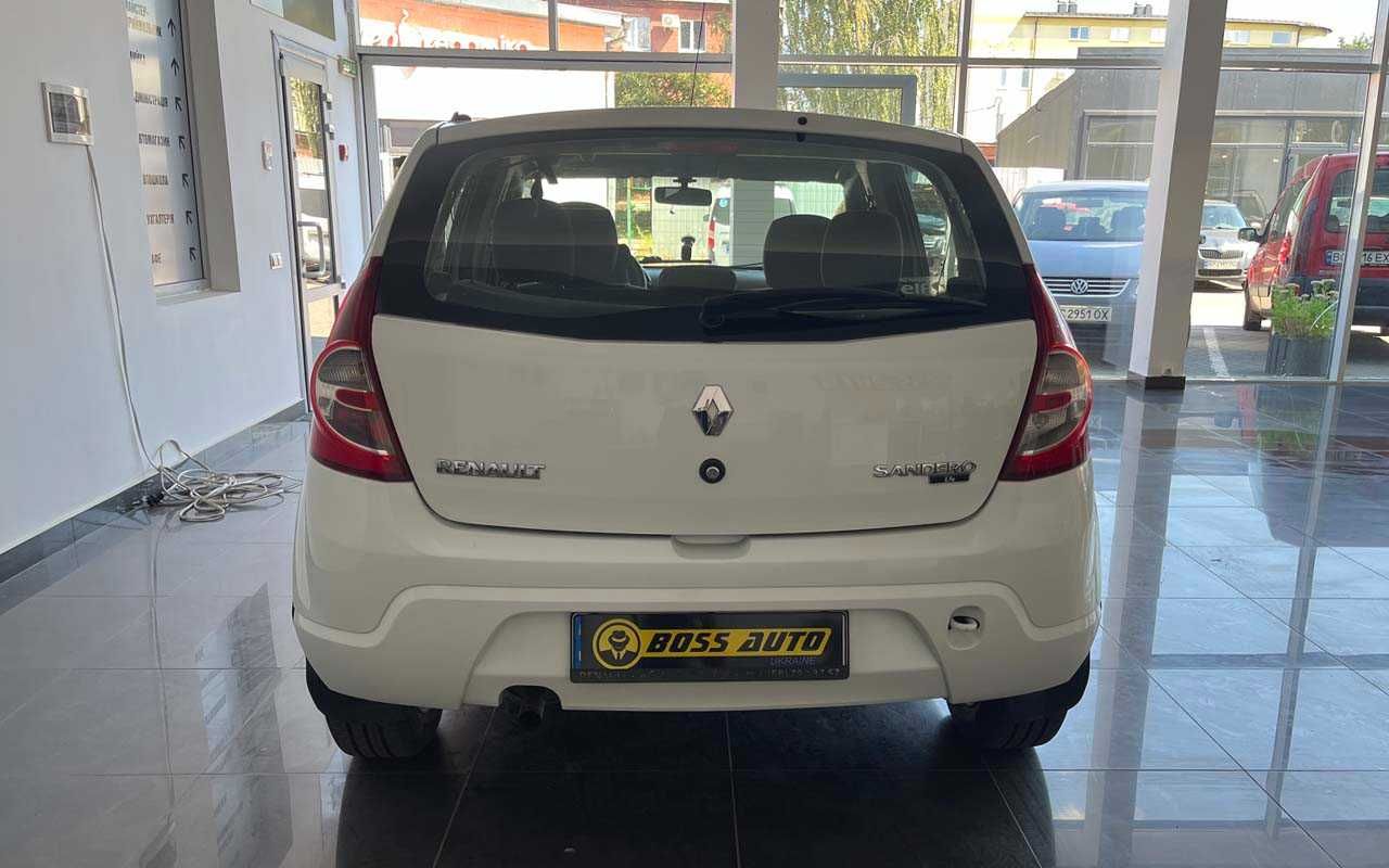 Renault Sandero 2011