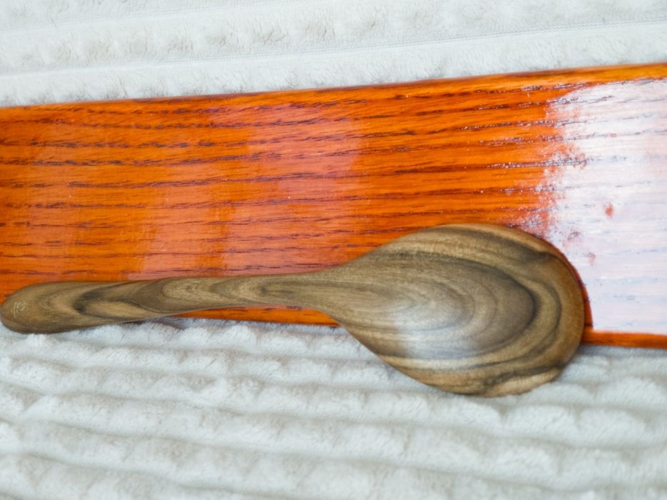 Дерев'яна ложка ручної роботи з дерева горіха оброблена Osmo