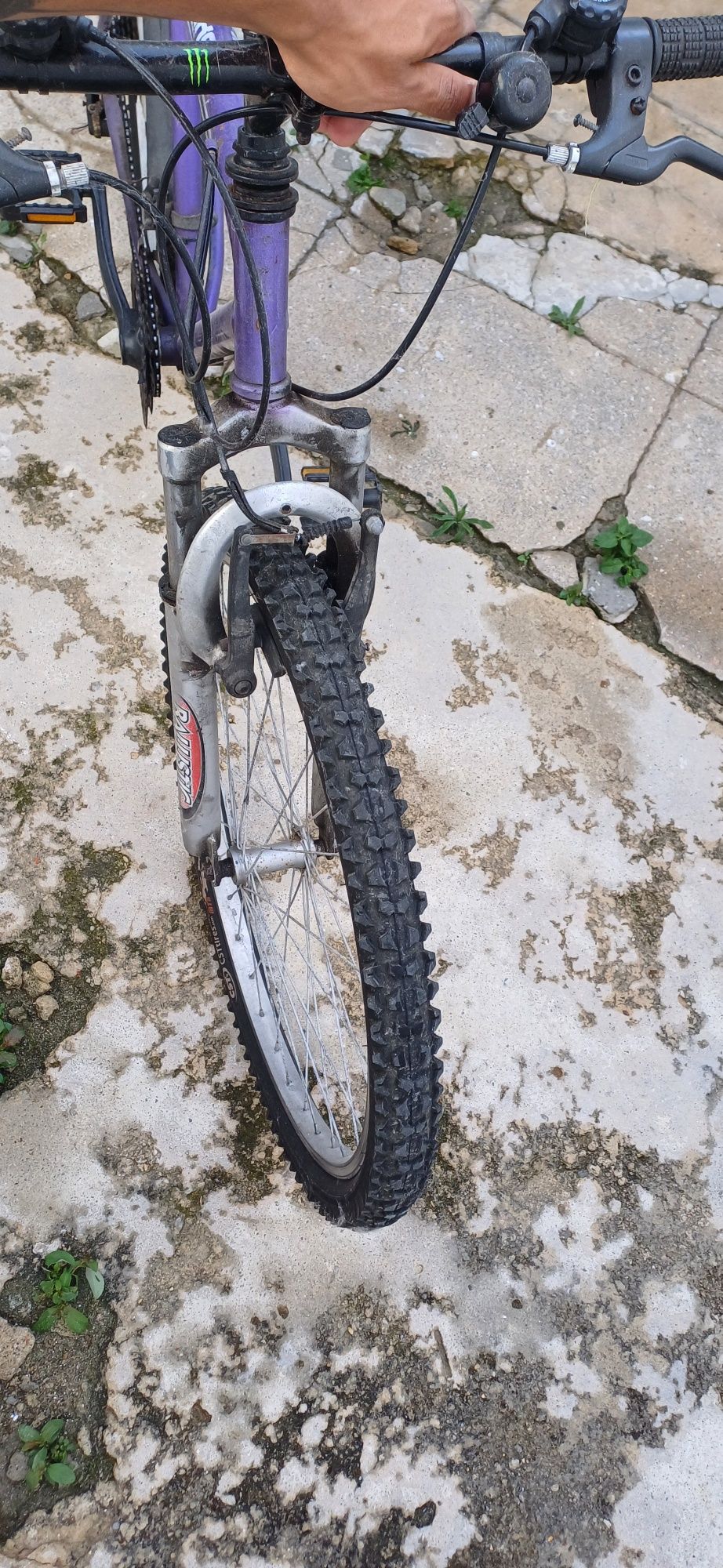 bicicleta com banco avariado