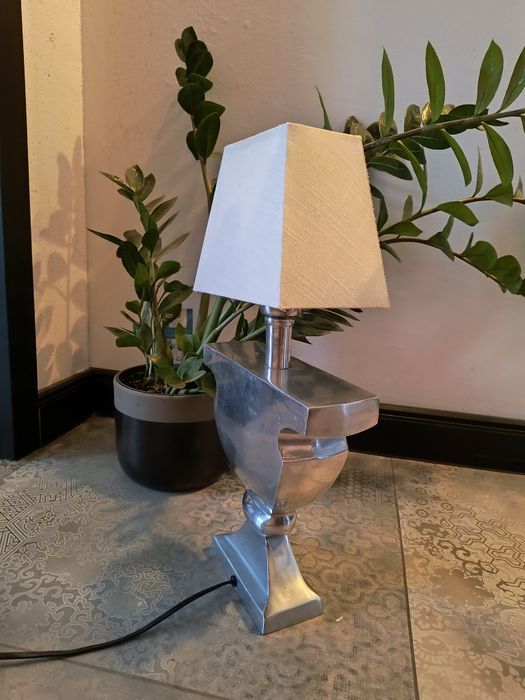 Lampa stołowa stylowa metalowa antyczny kształt Glamour kolor srebra