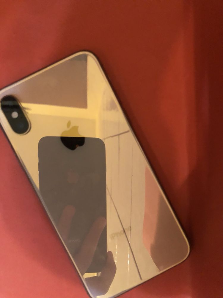 Продаю Iphon xs б/у