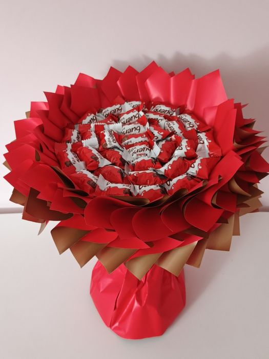 Bukiet jadalny, bukiet ze słodyczy, Kinder bueno mini, prezent