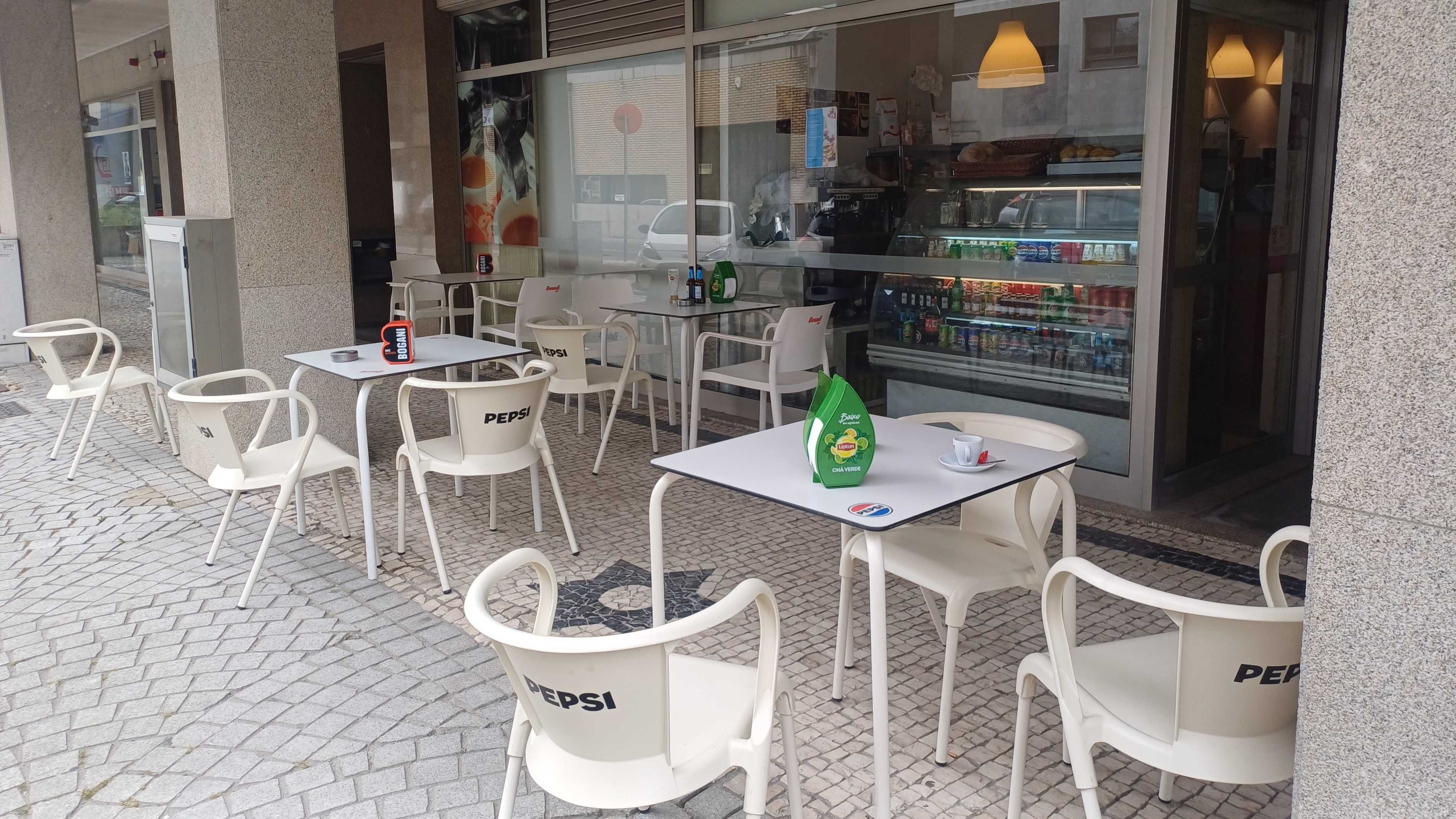 Cafe em trofa com baixa de preço