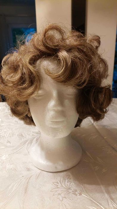 Peruka naturalna krótkie włosy