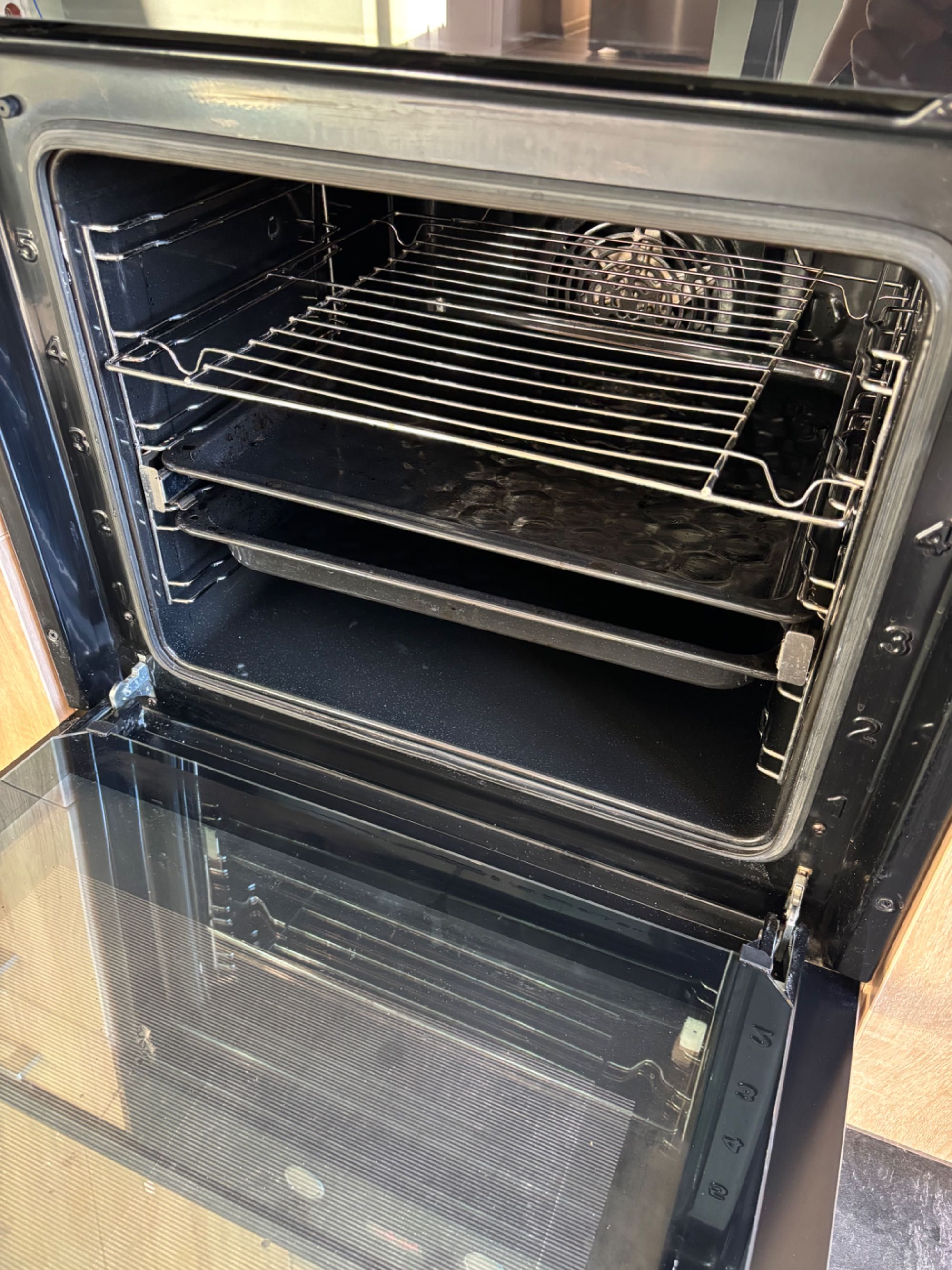 Piekarnik do zabudowy Amica EB7541B FUSION termoobieg