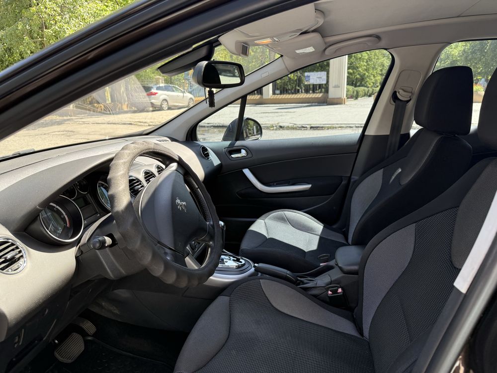 Продам свое авто Peugeot 308