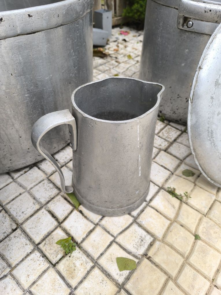Conjunto de tachos Industriais em Alumínio fundido - 120L, 45L e cafet