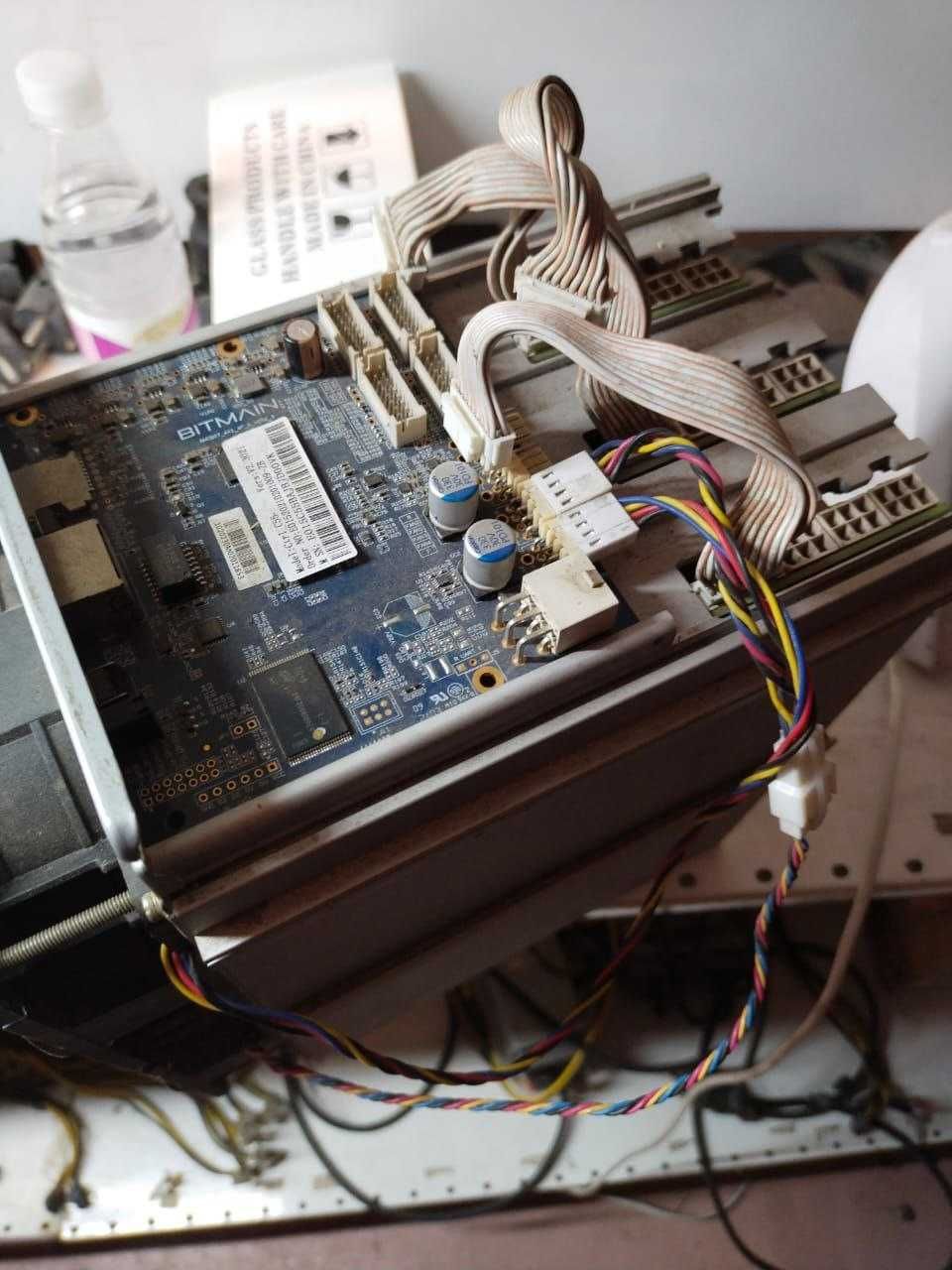Antminer Z15 420 ksol/s (1000 $)