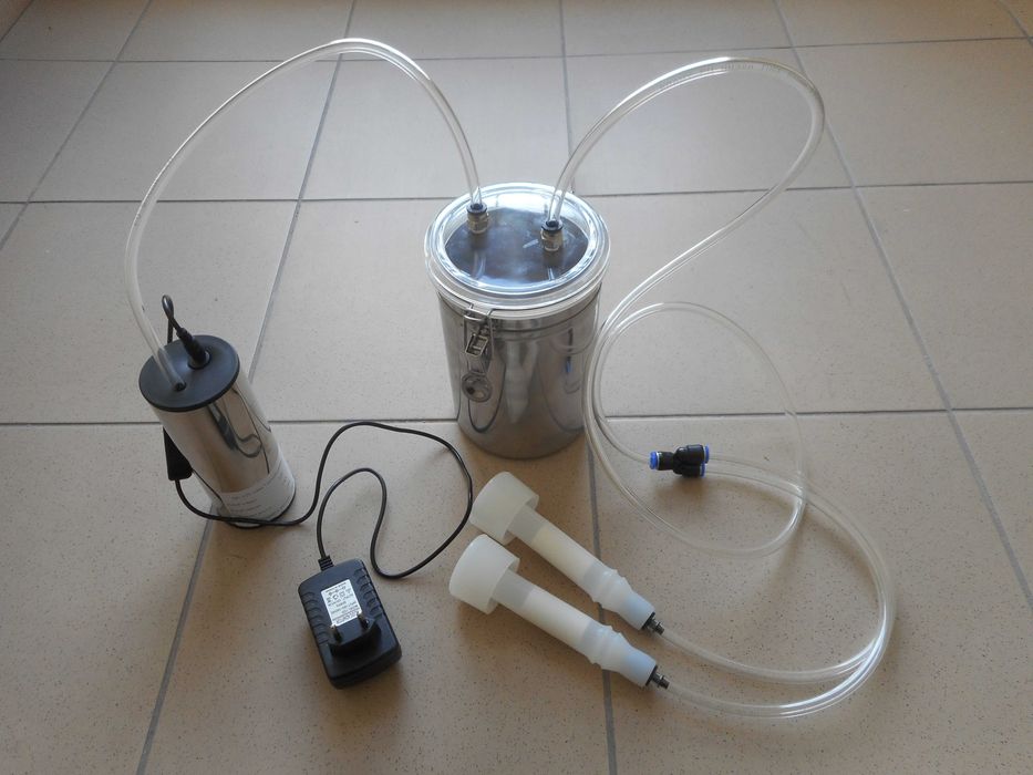 Dojarka dla KOZY lub Owcy - Aparat udojowy - duży pojemnik na Mleko.