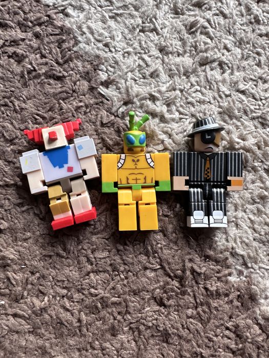 фігурки персонажів із платформи онлайн-ігор Roblox