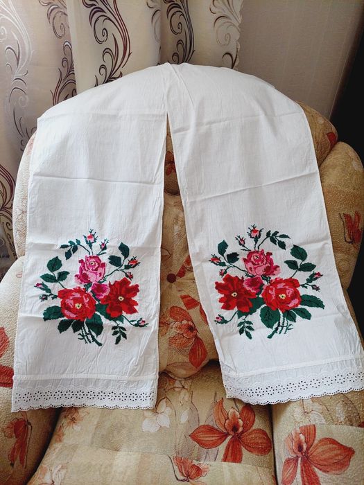 Рушник український з дуже гарною ручною вишивкою