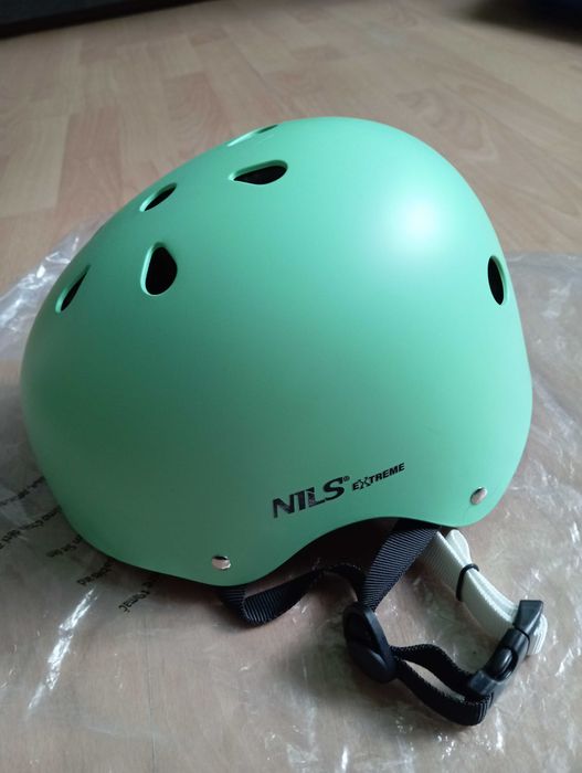 Kaski do jazdy konno,na rolkach,rowerze, itp