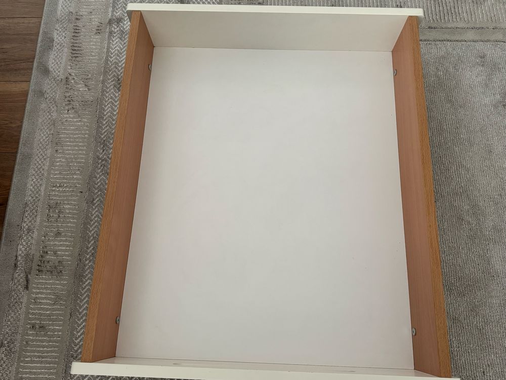 Szuflada na kółkach Timoore Simple drewniana na pościel/zabawki