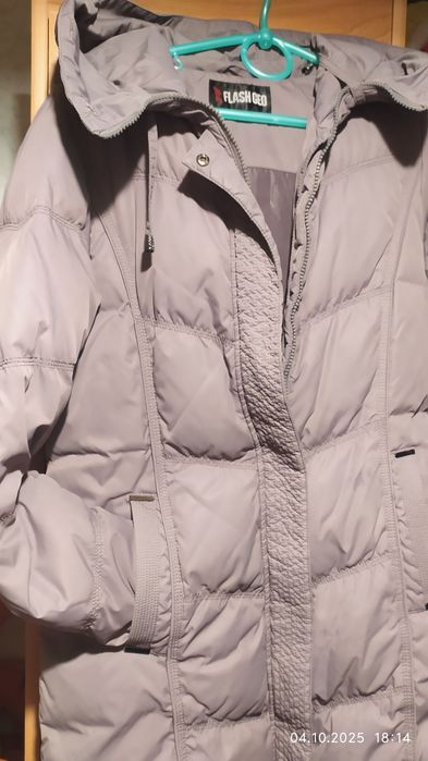 Пуховик жіночий ''Flesh geo''.Розмір-48.